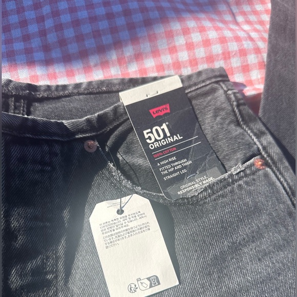NWT 501 Straight Leg Levis - Picture 3 of 3